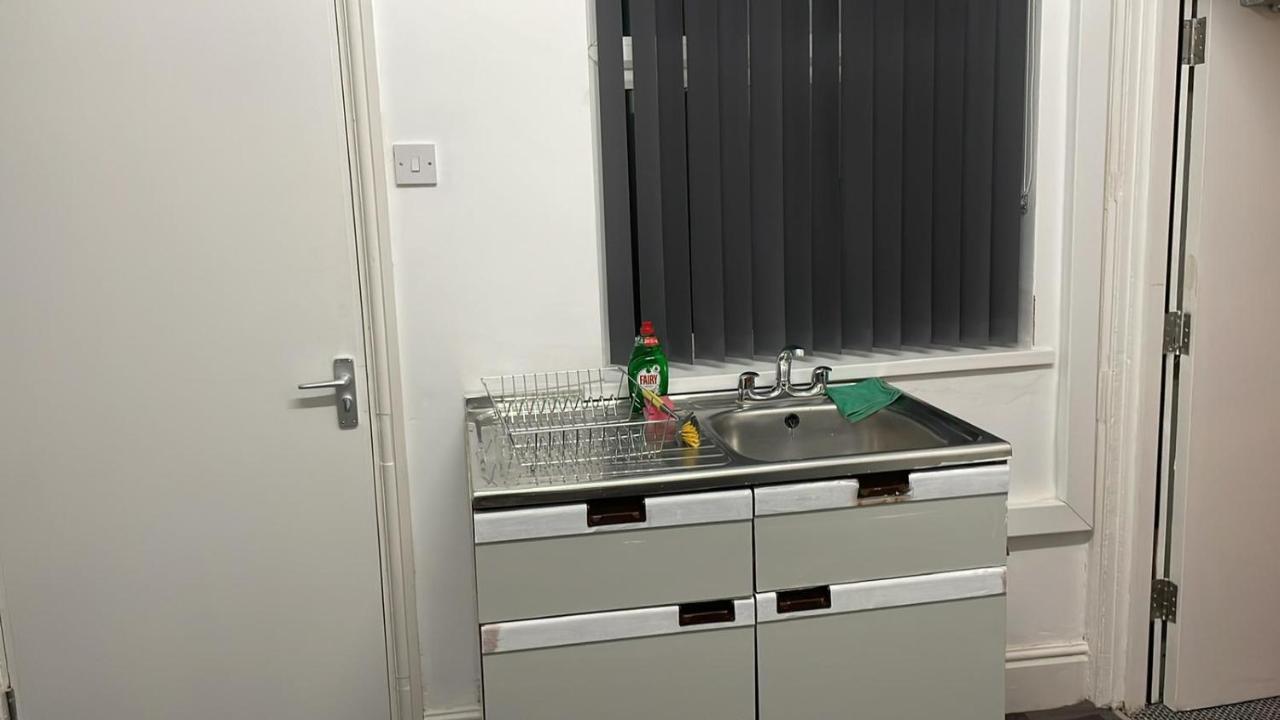 ホテル St Peter'S Shared House バーミンガム エクステリア 写真
