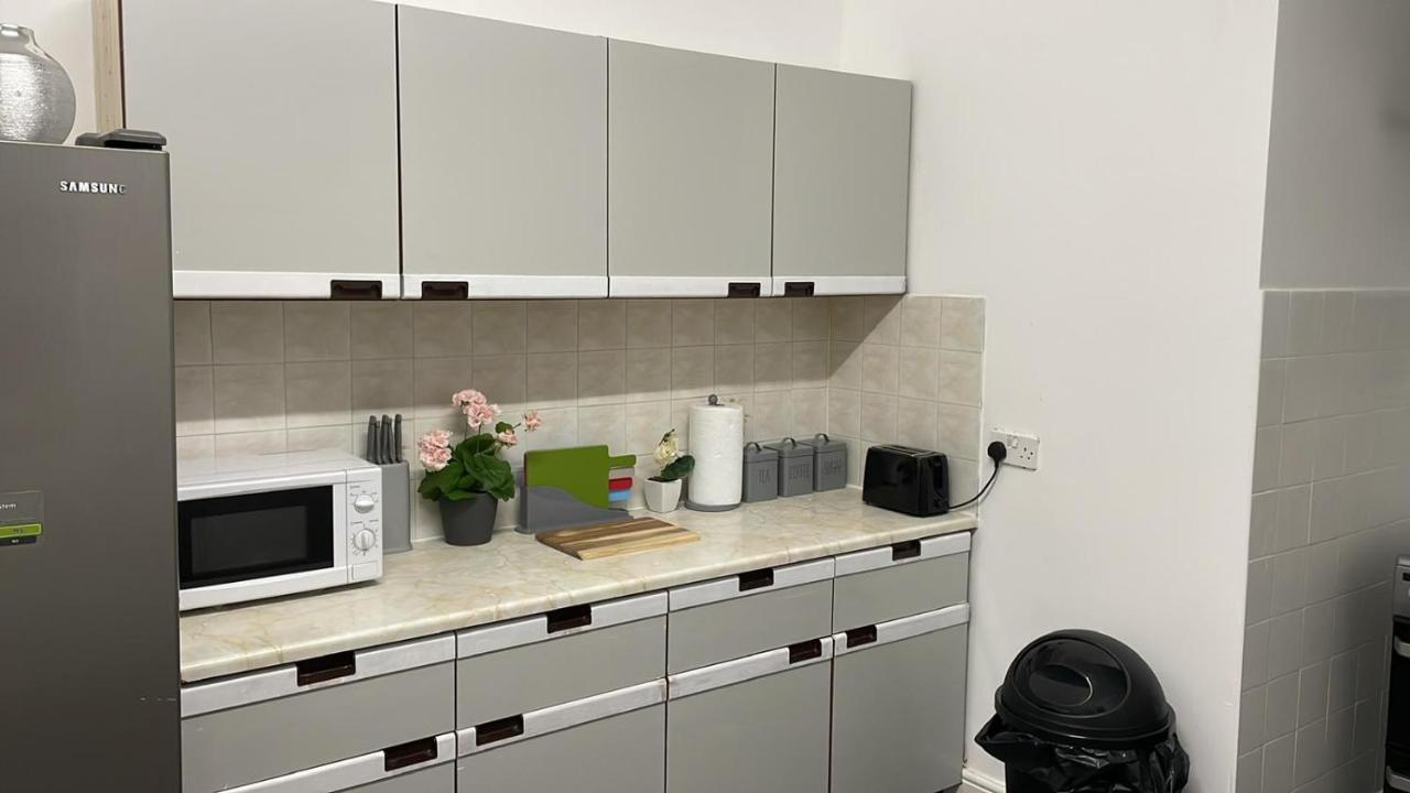 ホテル St Peter'S Shared House バーミンガム エクステリア 写真